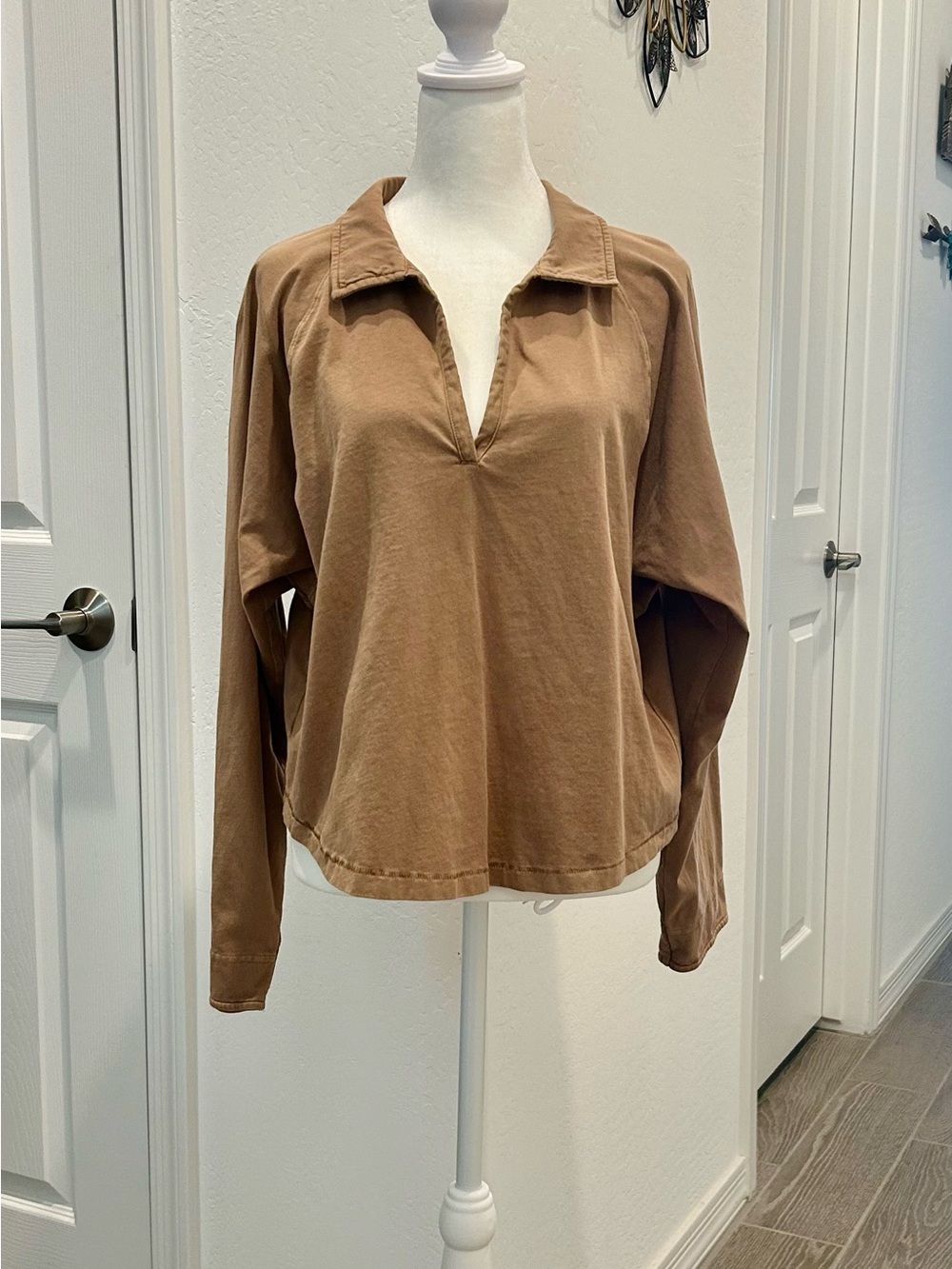 Treasure & Bond Relaxed V-Neck Pullover in Brown